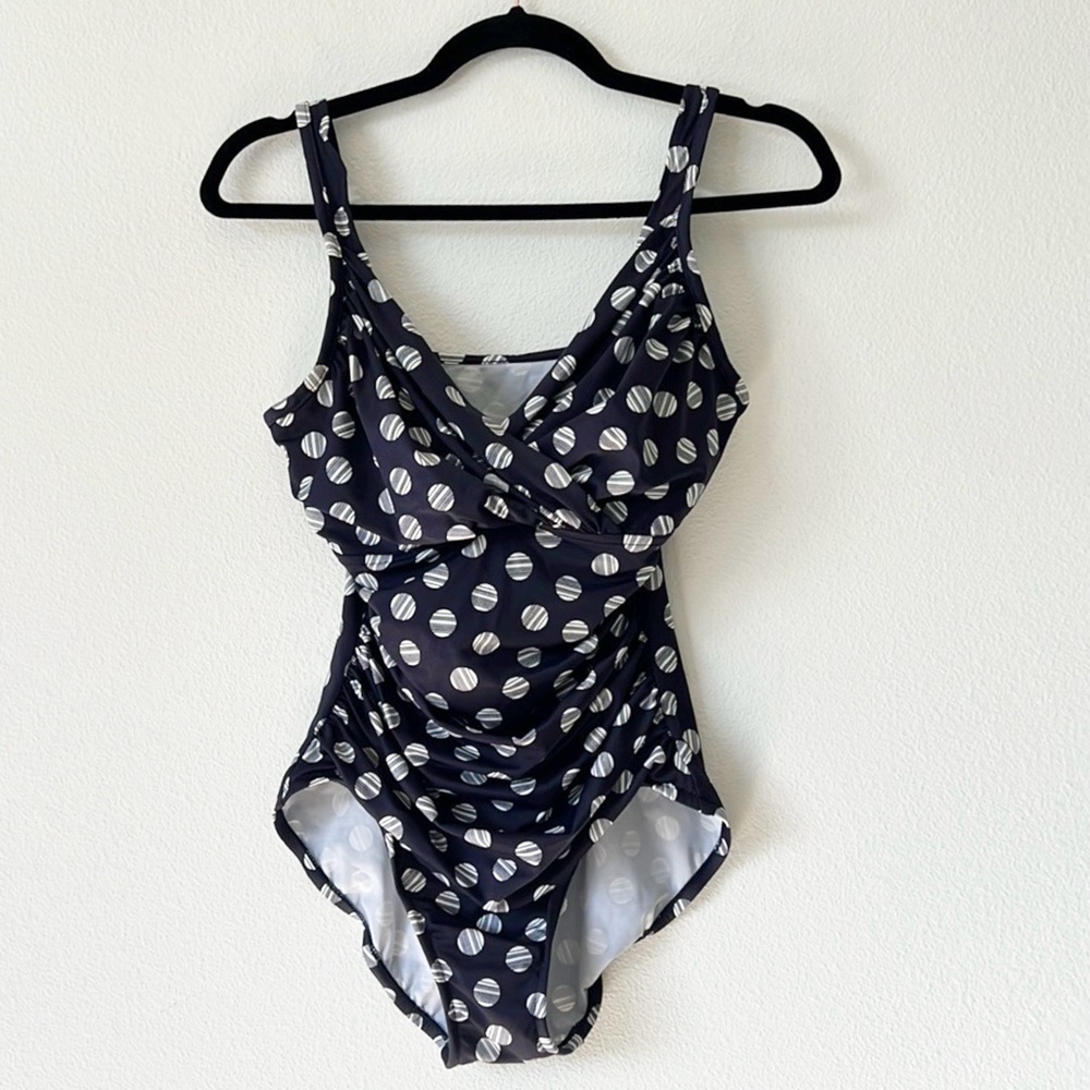 Inc Polka Dot One-Piece Swimsuit size
8 Ruched Sides Swimwear Swimsuit